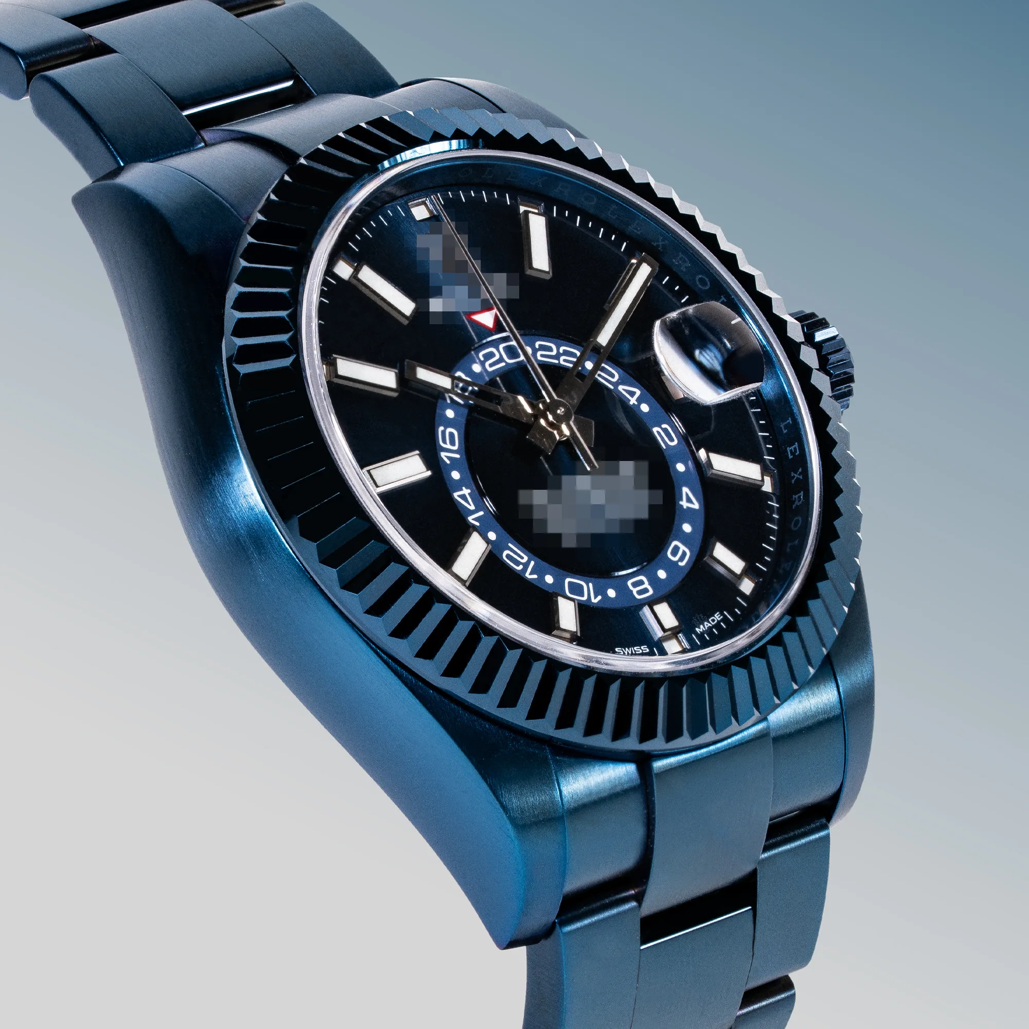 Deep blue DLC bespoke watch with matching case and bracelet — Alter Geneva